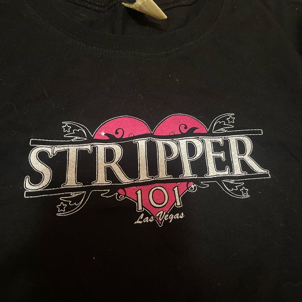 LAS VEGAS Kavio Black Graphic Tee with Pink Heart Design - Picture 2 of 3